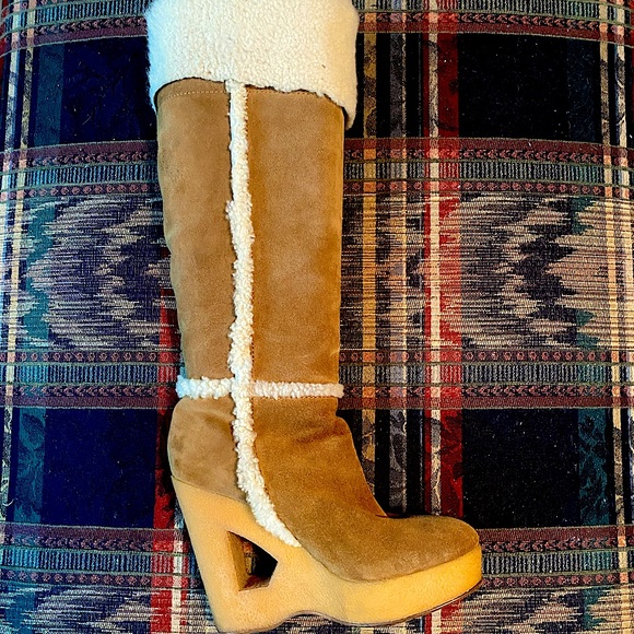 Michael Kors Ugh Style Boots - Picture 1 of 3